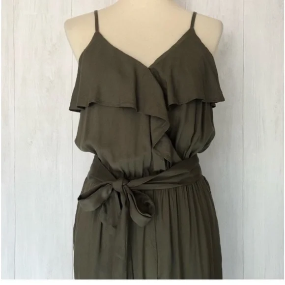 American Eagle Outfitters Army Green Jumpsuit MEDIUM - Picture 3 of 9